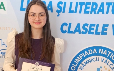 Mădălina Țimonea este eleva din Sibiu premiată la Olimpiada națională de română. Profesoara ei: „Valsează prin cărți și printre cuvinte”