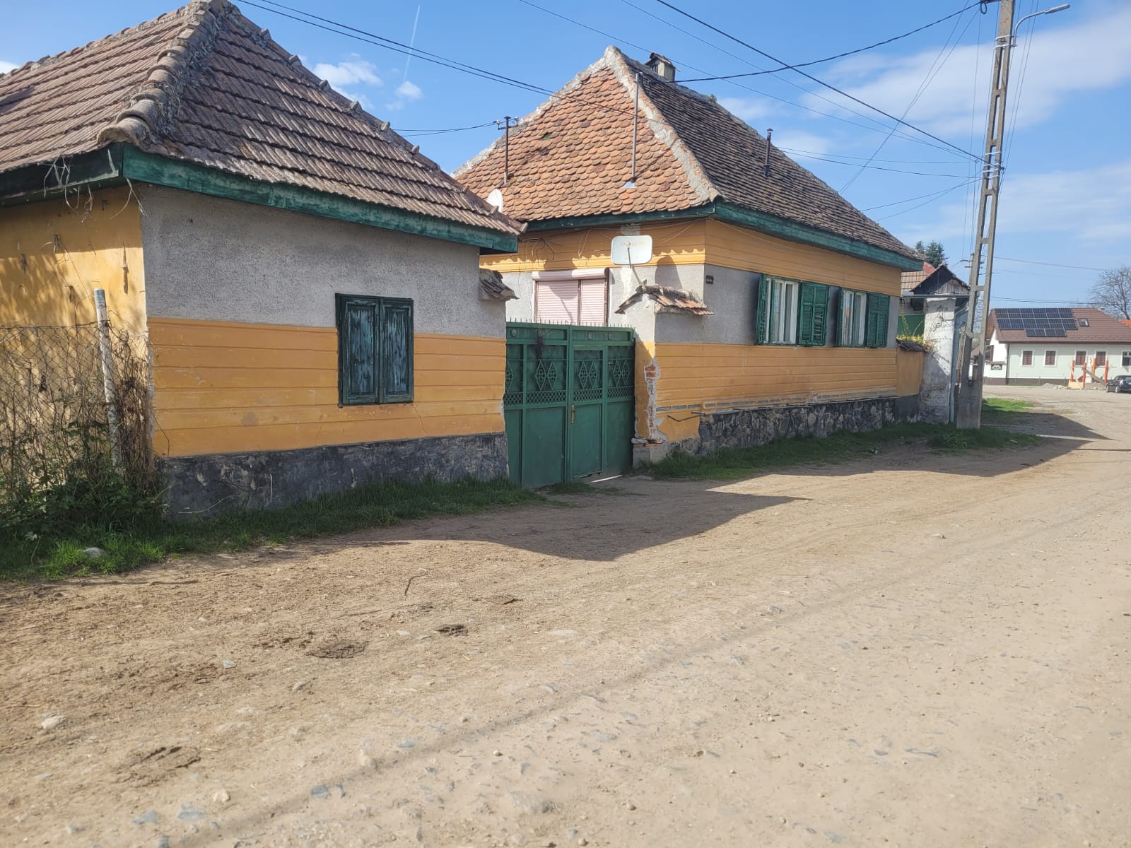 116 mii de euro, ca să ajungi vecin cu Andreea Esca și Tudor Chirilă. O casă din comuna Porumbacu de Jos e scoasă la licitație după ce proprietarul a fost executat silit