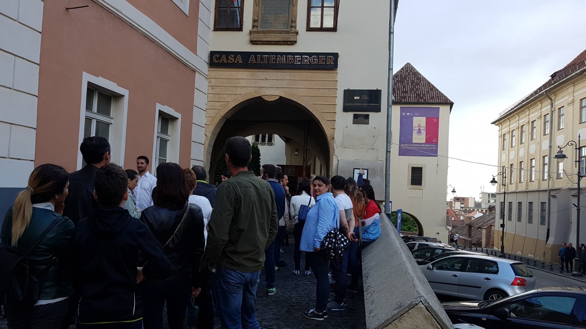 Directorul Muzeului Brukenthal nu exclude că și alte muzee pot fi închise, după cel Cinegetic și cel al Farmaciei: „Dacă e un an de criză, atunci nu unele instituții să bea șampanie, iar altele - apă de la robinet”