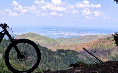 A început celălalt sezon de la Păltiniș: invitație pe unul din cele mai frumoase trasee de mountain-bike din țara noastră