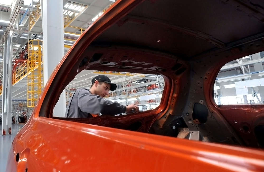Burnete (Concordia): Impactul taxelor impuse de SUA se va vedea în România în industria auto, a mobilei sau articolelor din oțel