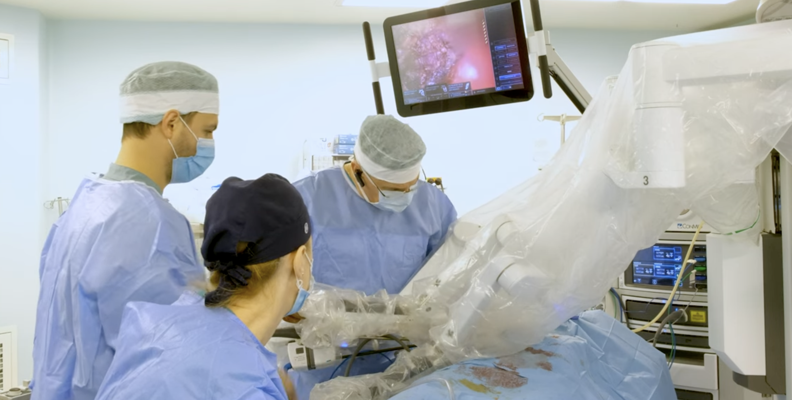 Premieră medicală națională la MedLife Polisano. A fost efectuată cu succes o mastectomie bilaterală robotică unei paciente diagnosticate cu cancer
