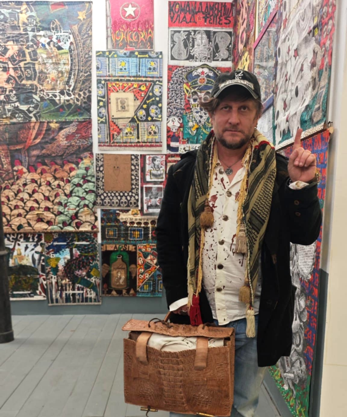 Artistul sibian Tara von Neudorf este din nou în centrul unui scandal: ”Tara este un anarhist, un artist care penalizează toate ideologiile”