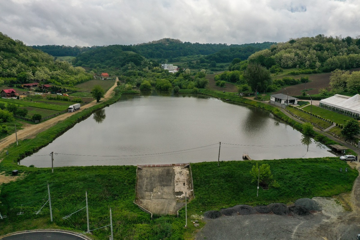 Primăria Mediaș: Pescuitul este interzis în Lacul Heleșteu în perioada 9 aprilie – 7 iunie