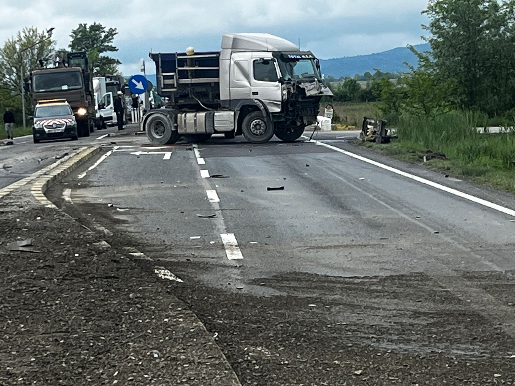 Accident cu două camioane între Porumbacu de Jos și Scoreiu. Trafic blocat total pe DN1