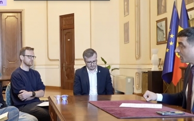 George Simion nu participă la dezbaterea de la Digi24 și publică imagini, realizate pe ascuns, cu jurnaliștii. Reacția postului TV: Este infracțiune