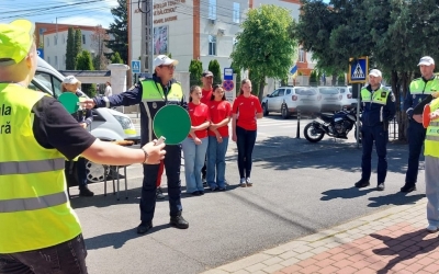 Săptămâna siguranței rutiere a început cu patrulele școlare la Sibiu. Polițiștii: „Siguranța rutieră este o responsabilitate comună”