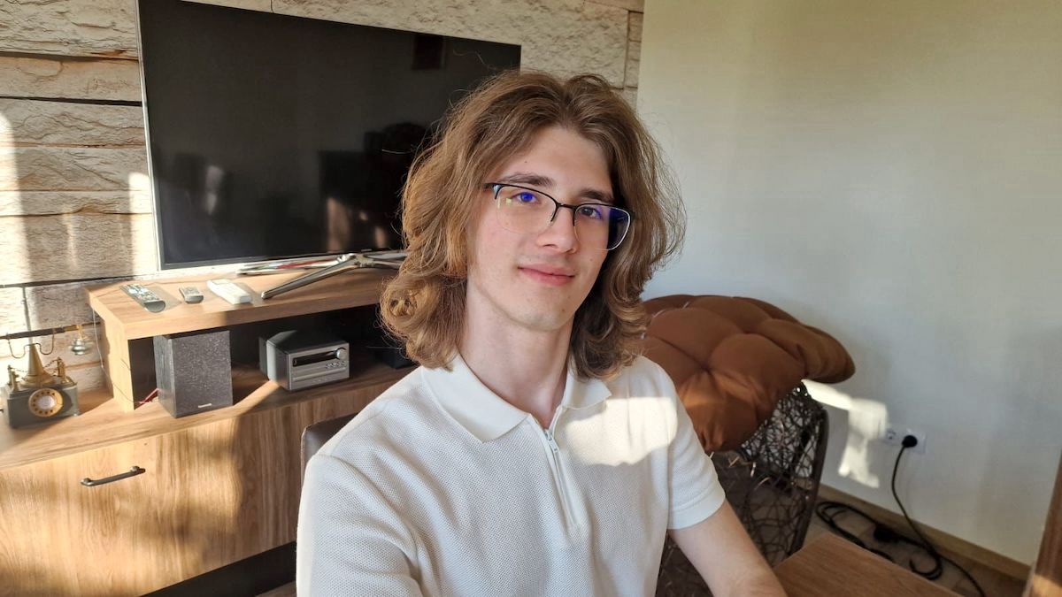 Darius Luca este elevul din Sibiu care a obținut locul 1 la Olimpiada națională de istorie: „Mulți tineri din generația mea stau în bule online, în care își confirmă doar propriile credințe”