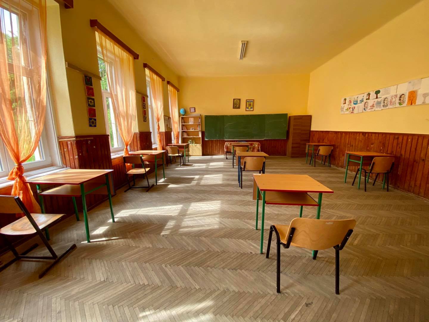 Daniel David: Sunt pentru introducerea pe scară largă a tehnologiei în școli, într-un context de etică și de siguranță pentru copii