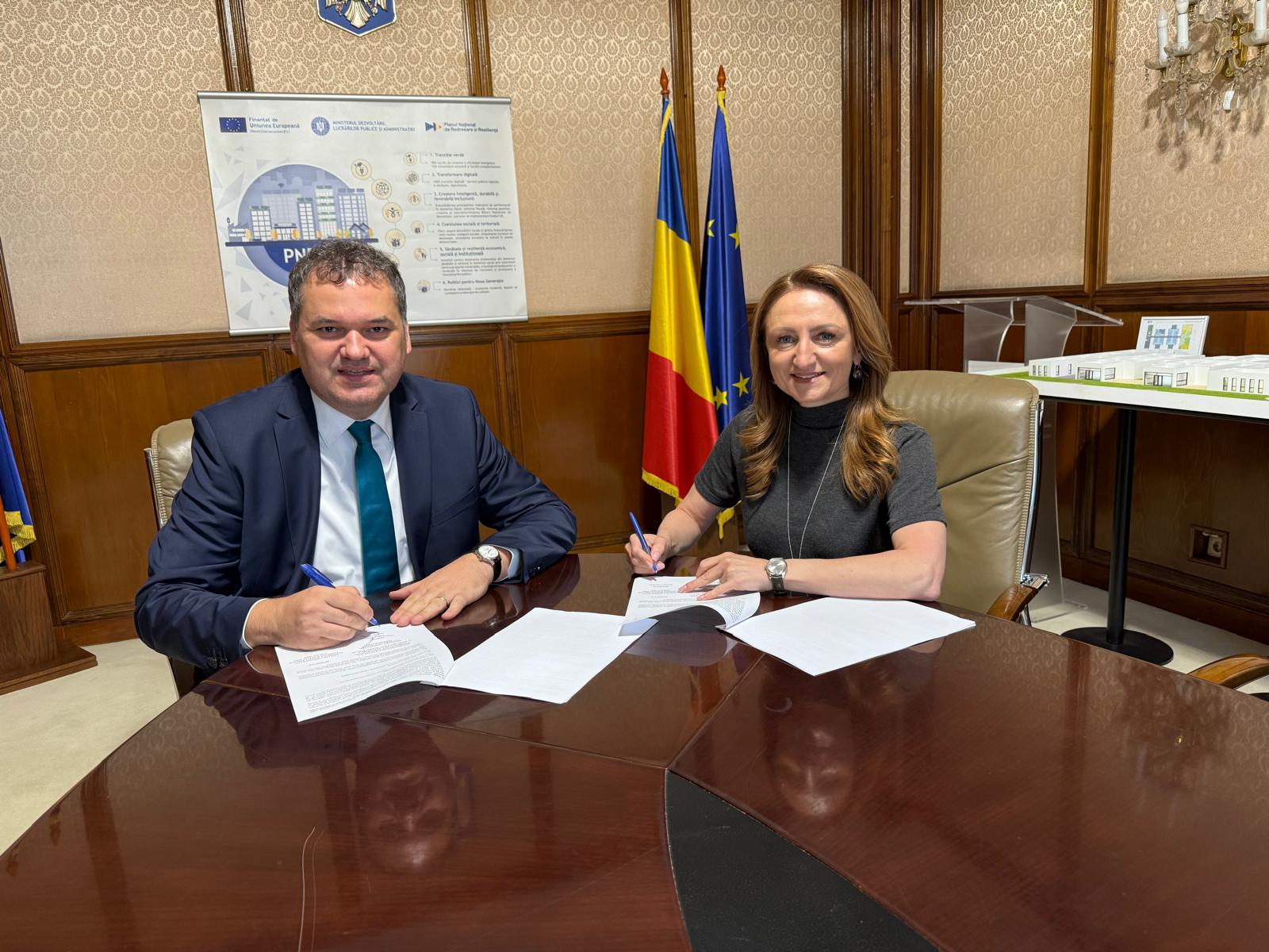 Bani pentru ultima clădire medicală nereabilitată din cadrul Spitalului Clinic Județean de Urgență Sibiu. Daniela Cîmpean, președinta Consiliului Județean Sibiu, a semnat contractul de finanțare în valoare de peste 84 milioane lei