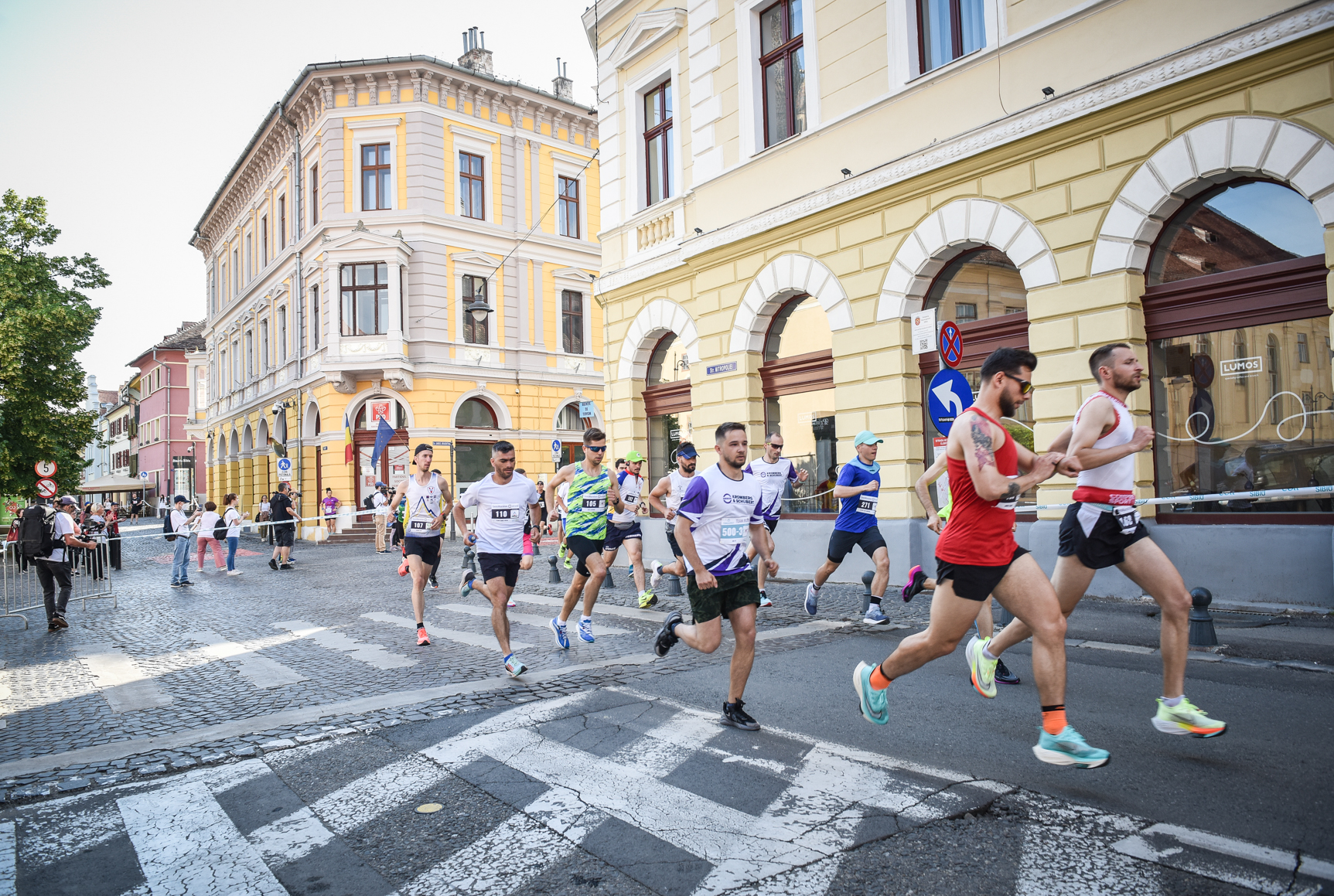 Restricții de trafic în centrul istoric, pe bulevardul Victoriei și în Valea Aurie, pentru Maratonul Sibiului