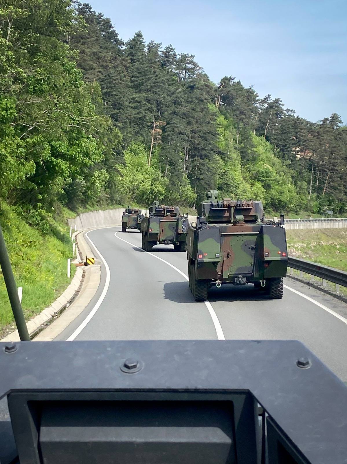 Convoaie militare vor traversa județul Sibiu. Armata Română anunță mai multe exerciții militare