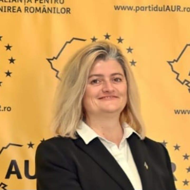 Actualizare: Senatoarea Fernandes susține că a votat greșit un proiect de lege.  S-a împotrivit pedepsei cu închisoarea pentru cei care inițiază organizații fasciste, legionare, rasiste ori xenofobe