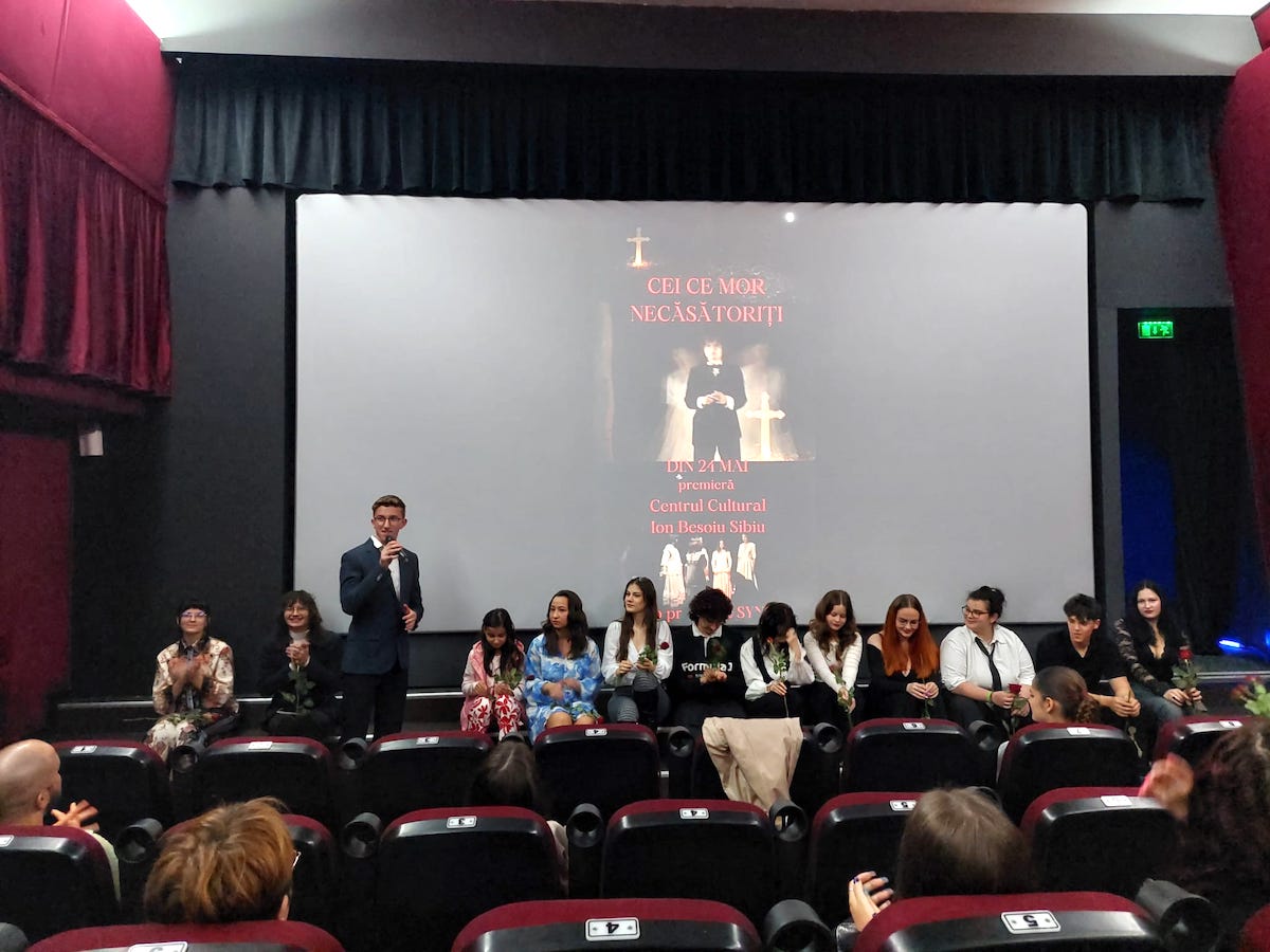 „Cei ce mor necăsătoriți” – debut cinematografic al tinerilor artiști din SYNC acasă, la Sibiu. „De la primul cadru până la momentul vizionării a fost o experiență copleșitoare”