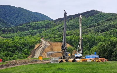 Estimare pesimistă pentru tronsonul 2 din autostrada Sibiu – Pitești: Se termină în 7 ani. „E risc major de incidente dacă traficul pe DN7 nu este restricționat”
