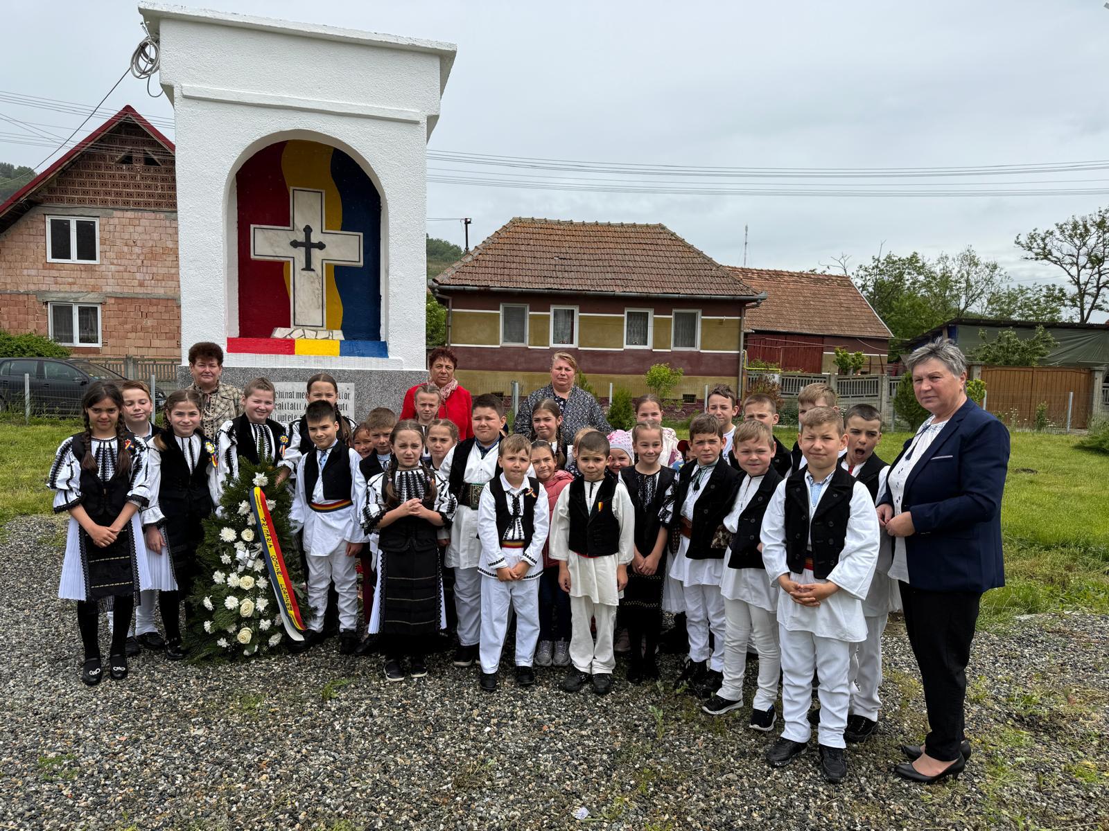 Ziua Eroilor, sărbătorită la Alămor. Primar: Pomenirea și cinstirea lor vor rămâne veșnic în sufletul comunității noastre