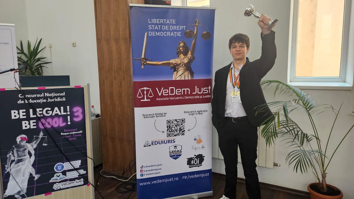 Cristian Șapera a obținut locul I pe țară la Concursul Național de Educație Juridică: „Cred că lucrul care m-a făcut să câștig a fost pasiunea mea pentru acest domeniu”