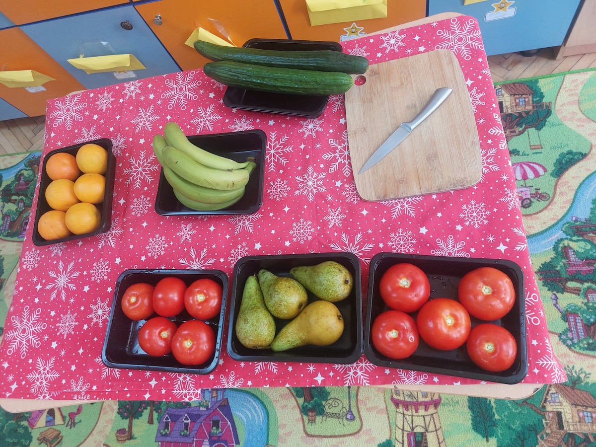 Fructe, legume și lactate în școlile din județul Sibiu