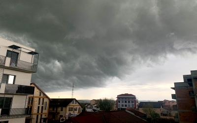 Cod portocaliu de grindină și vijelii pentru 16 localități din județul Sibiu. A fost transmis mesaj RO - Alert