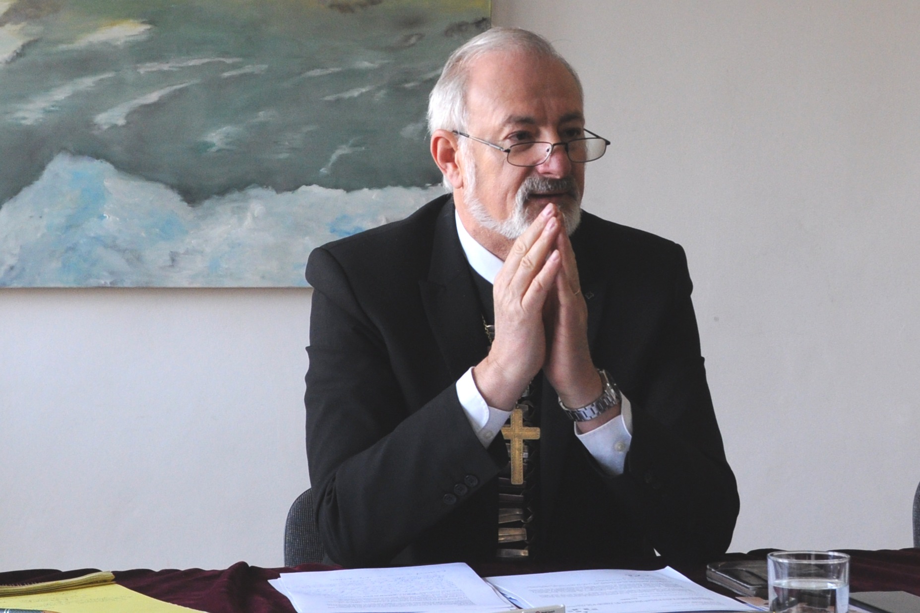 Episcopul Bisericii Evanghelice C.A. îndeamnă oamenii să-l voteze pe Nicușor Dan pentru a evita „o catastrofă pentru țara noastră”