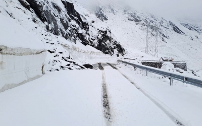 A nins pe Transfăgărășan. DRDP Brașov: Rămânem determinați să deschidem drumul până la sfârșitul acestei luni. Vreme „deosebit de rece”, până în 15 mai