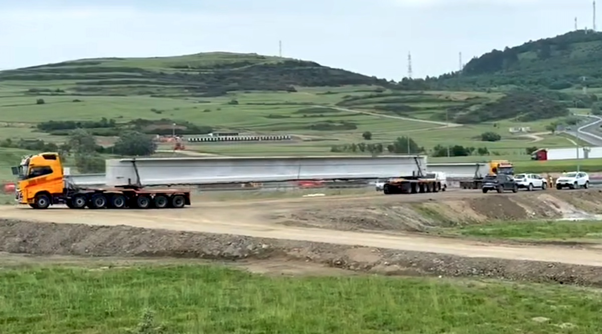 Traseul grinzilor pentru autostrada de la Boița către Pitești a fost schimbat. „Pe tot proiectul se vor folosi în total 1.050 de grinzi”