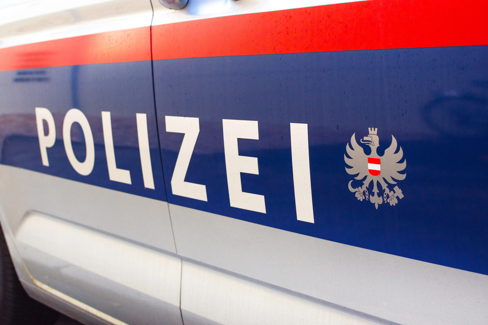 Doi cetățeni români, printre persoanele rănite în atacul armat din Graz