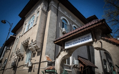 Ion Iliescu este internat la Terapie intensivă, este conștient, stabil