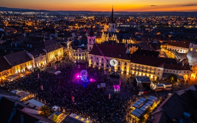 Recomandările zilei la FITS: Fado - Dor și lumină și Suspans la cote înalte, în Piața Mică