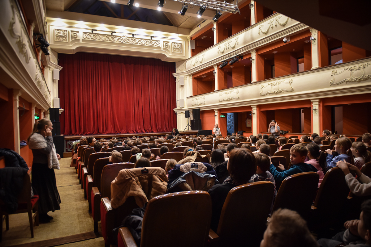 Reorganizarea Filarmonicii din Sibiu. Conducerea instituției, chemată să analizeze mâine ultimele propuneri, inclusiv reducerea voluntară a salariilor. Cîmpean: Nu mai am niciun motiv să amân