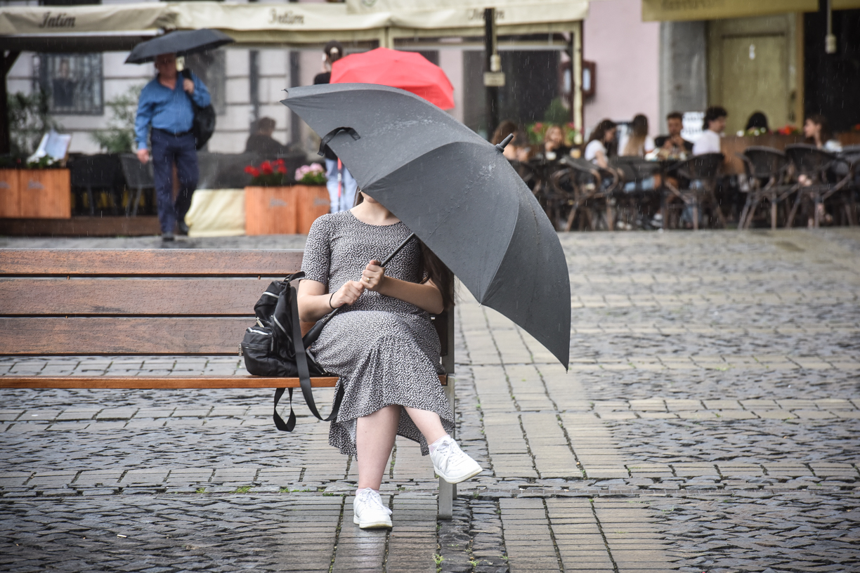 Meteorologii sibieni: nu vor fi cantități mari de ploaie, dar sunt așteptate vijelii. Temperaturile vor scădea cu 7-8 grade