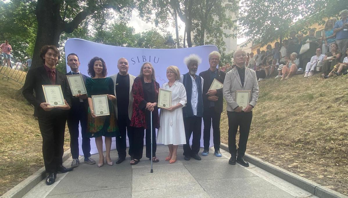 Șapte personalități din lumea teatrului au primit stele pe Aleea Celebrităților din Sibiu. Chiriac: Este cea mai diversă compoziție pe care am avut o vreodată