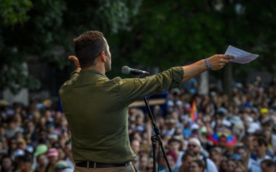 Sibianul Nicu Ștefănuță, la marșul Budapest Pride: „ Nu vă jucați cu drepturile noastre, puterea vine de la noi”