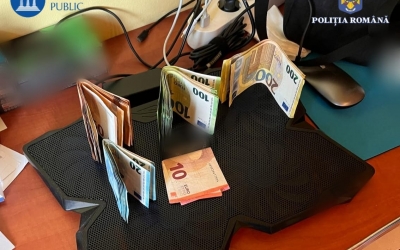Percheziții ale polițiștilor sibieni într-un dosar de fals informatic, delapidare, acces ilegal la un sistem informatic și fals în înscrisuri. Prejudiciu de 247.000 de lei