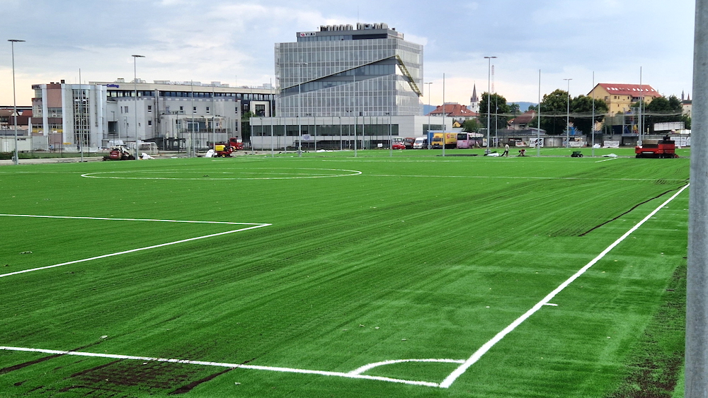 Alma începe astăzi testele pentru nocturnă, în noua bază sportivă Voința. În trei săptămâni copiii vor face primele antrenamente pe noile terenuri, investiție de peste 700.000 de euro