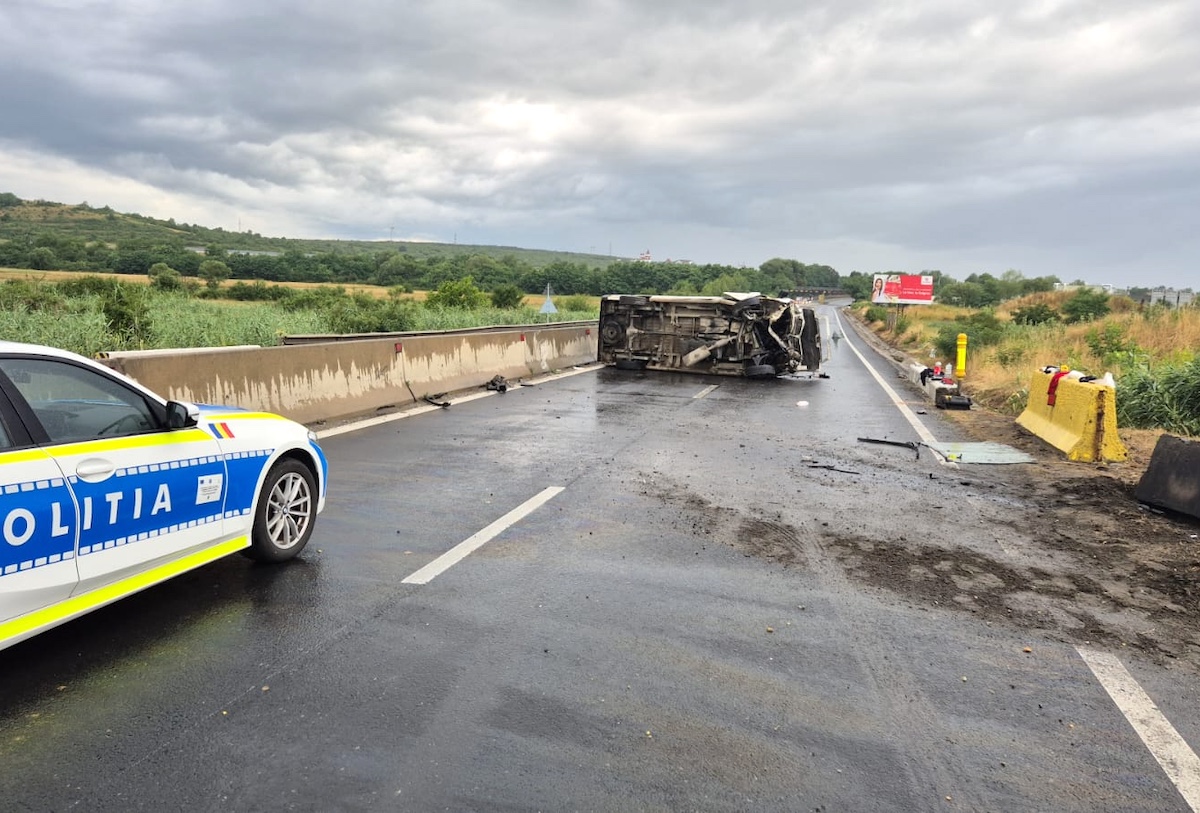 Copilul de doi ani rănit în accidentul de la Veștem rămâne internat. Tânărul de 18 ani a cerut externarea