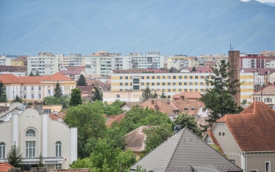 În Sibiu trebuie să ai aproape 6.000 de lei salariul pentru a putea cumpăra un apartament, conform unei analize Imobiliare.ro Finance