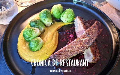 Am fost la cel mai nou restaurant din Piața Mică: Luna. Chiar balsam colorat pe cerul gurii