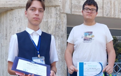 Alex și Tudor, doi elevi din județul Sibiu, premiați la nivel național pentru lucrări de cercetare despre Via Transilvanica și cartierul Terezian