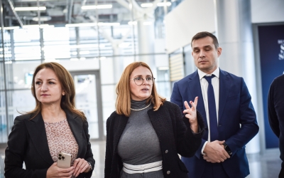 Procesele șefilor pentru salarii mai mari: la Aeroport trei directori cer salarii mai mari decât al directorului general, de la Filarmonică managerul a cerut peste 57.000 de lei