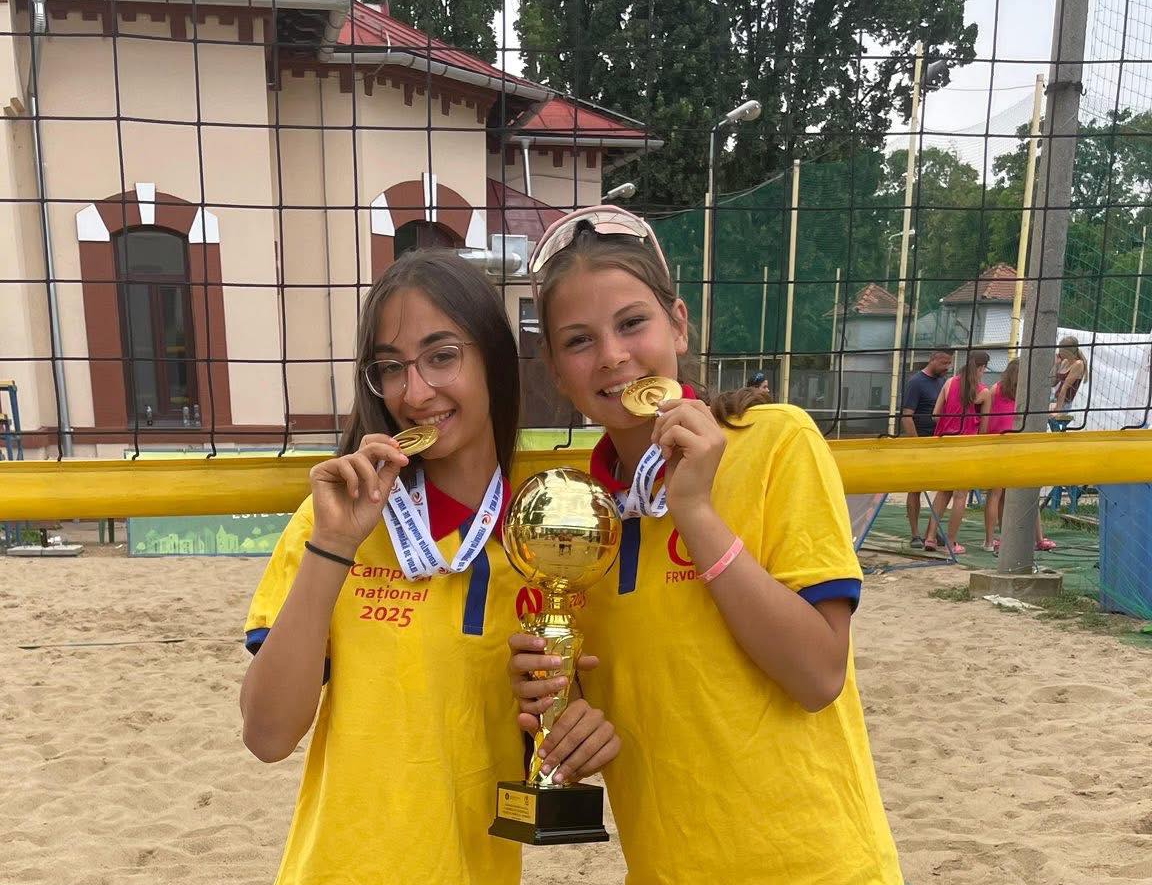Două jucătoare ale Champions Sibiu, campioane la Oradea: Adela Vasilescu și Natalia Cârstea aduc aurul național la Sibiu