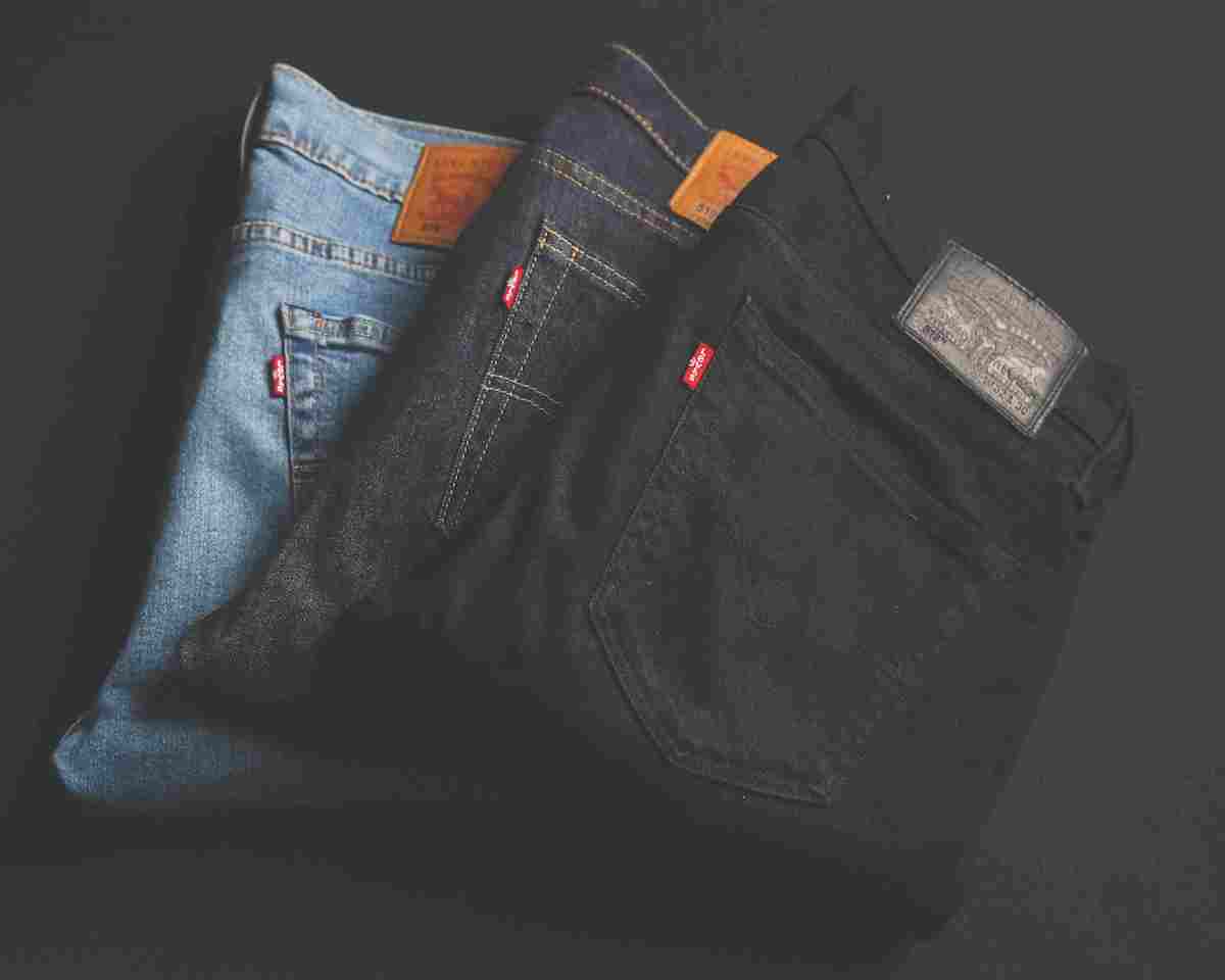 Stil, confort și versatilitate: blugi slim fit barbati pentru garderoba modernă