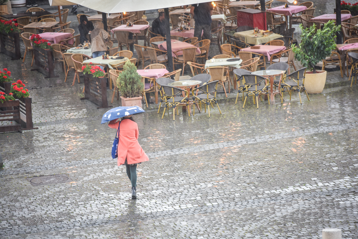 Se răcește și mai mult vremea în Sibiu: continuă ploile. Temperaturi maxime între 20 și 23 de grade Celsius