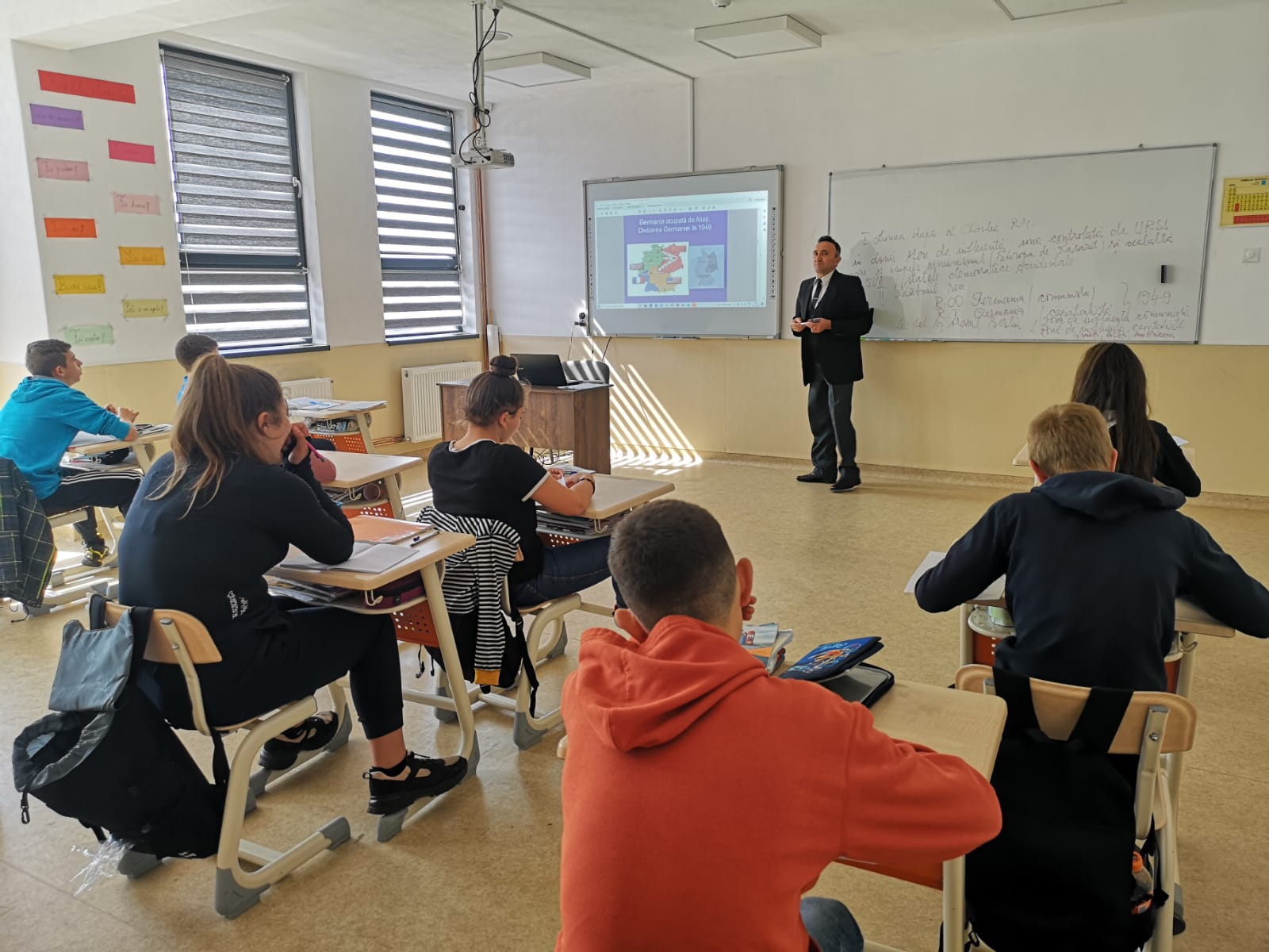 ULBS cumpără mii de licențe software pentru pedagogie digitală: 3.500 de educatori și profesori vor avea acces la instrumente moderne de învățare