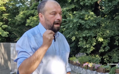 VIDEO Discurs-manifest al directorului ASTRA: ”Nu vreau să atingă nimeni de un leu din salariul vostru”. ”Venim, muncim, statul e obligat să ne dea banii”