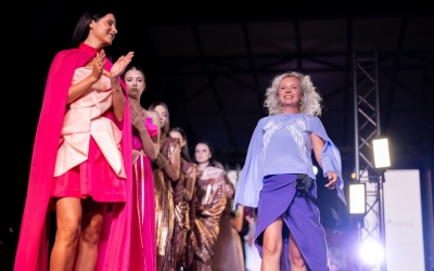 Sibiu, capitala eleganței – 18 designeri români vin la ediția a 14-a Sibiu Fashion Days, la Habermann Markt
