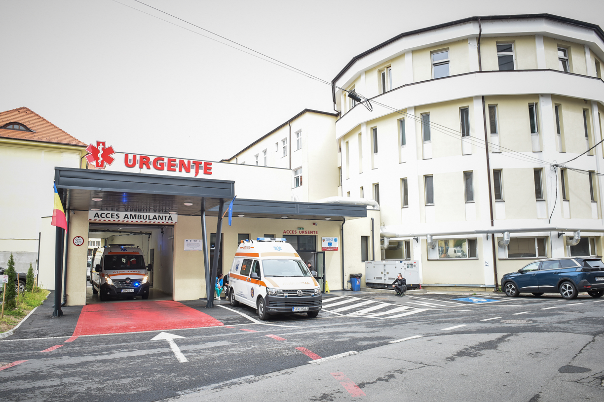 Motociclistul accidentat grav pe Transfăgărășan este internat la Terapie Intensivă