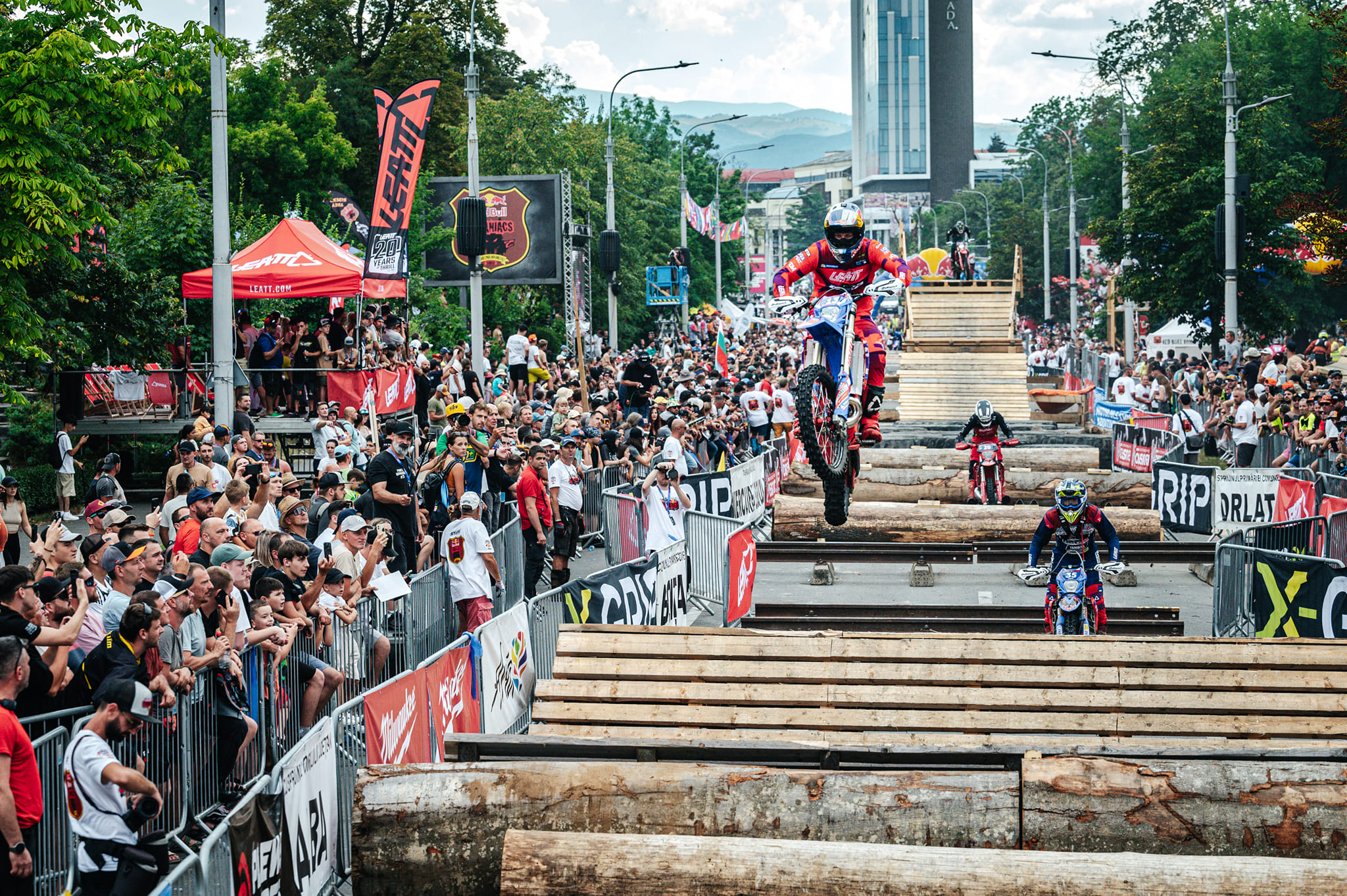 Andy Fazekas, „creierul” prologului Red Bull Romaniacs: Cu siguranţă ar trebui să rămână în centrul Sibiului. Cred că neinformarea duce la foarte multe confuzii şi interpretări