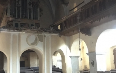 Biserica fortificată din Alțâna, condamnată la distrugere. De cinci ani nu s-au găsit bani pentru repararea boltei, prăbușită în 2020, iar un proiect CNI zace în hârtii. ”Tactică de tragere de timp penibilă”