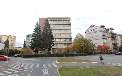 15 clase primare de la Școala „I.L. Caragiale” se mută pentru 10 luni într-o clădire de pe str. Someșului. Chirie de 10.500 de euro/lună